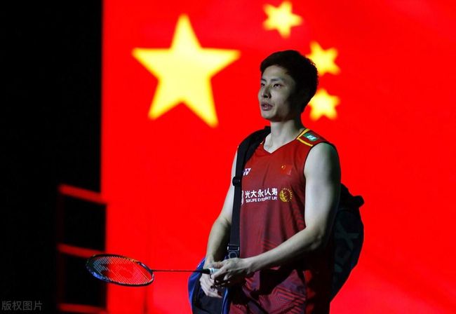 信中岳云鹏表示两个人不同的习惯爱好因为十年的感情而互相影响和改变，“可能再看到这封信我会笑自己，但此刻这是我的心里话，最后我 周迅、高圣远结婚 2014-07-17 7月16日晚，在杭州举办的公益晚会上，周迅身披白色婚纱返场，与高圣远牵手现身在舞台上，向所有人宣布了结婚的消息。